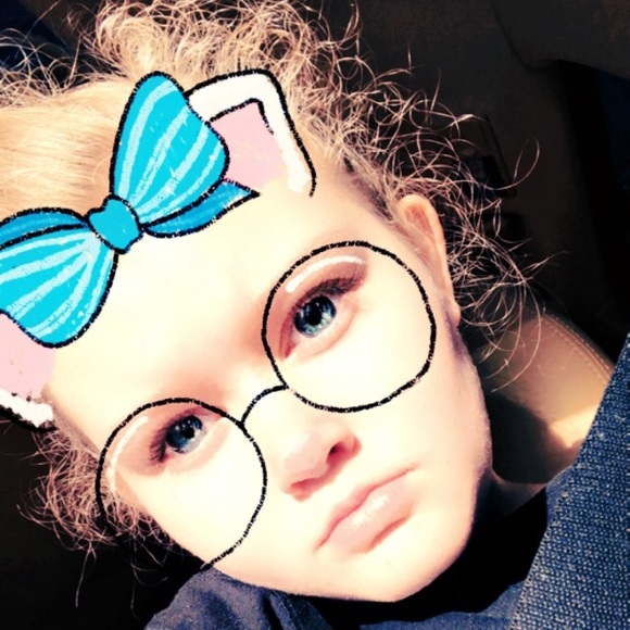 Meet your Posher, Brianna - Picture 2 of 2